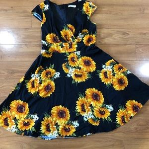Black and sunflower dress XL